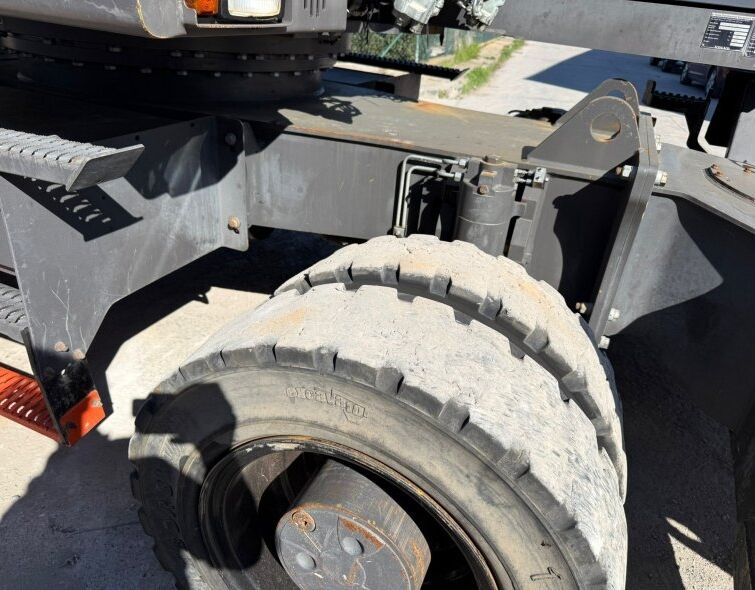 VOLVO  EW220E ***RAISING CAB***